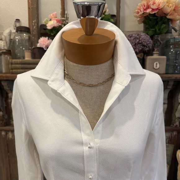 TALBOTS ANNIVERSARY COLLECTION | PIQUE COTTON | PEARL BUTTON DOWN SHIRT BLOUSE - Picture 6 of 6